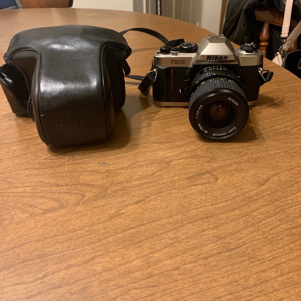 Nikon FM10 35mm SLR Film Camera with 35-70 mm lens Kit